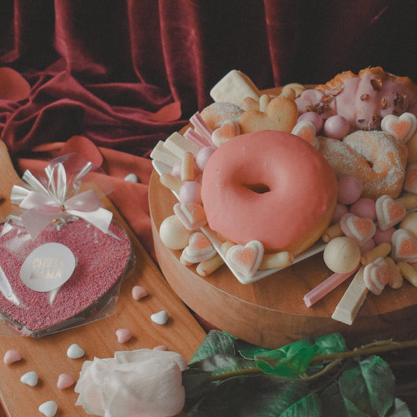 The Pink Heart On Dessert Box