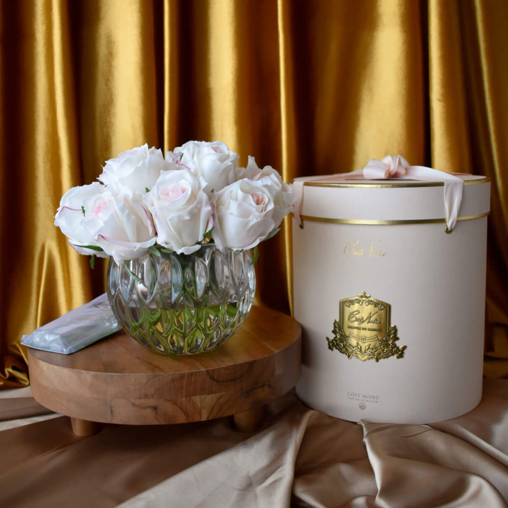 Luxury Round 13 Rose Bud Bouquet (Pink Blush)